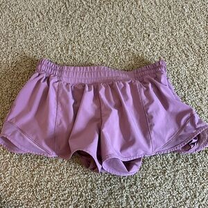 Lululemon hotty hot LR 2.5 shorts size 8